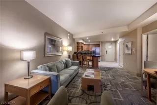 Photo #5: 2390647 Listing