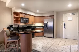 Photo #6: 2390647 Listing