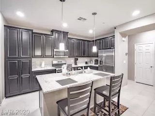 Photo #5: 2390658 Listing 