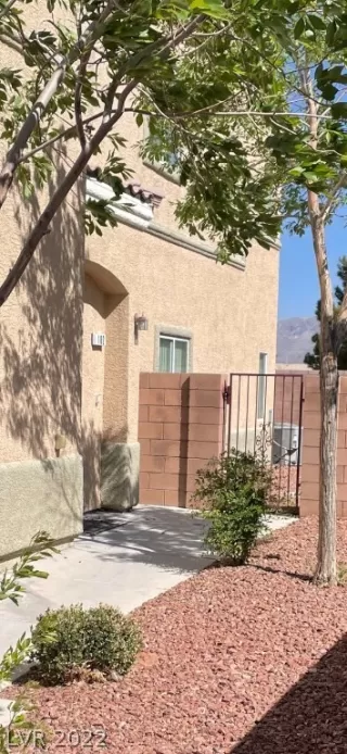 Photo #1: 2390663 Listing 