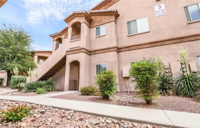 MLS: 2390665 Condo For Sale