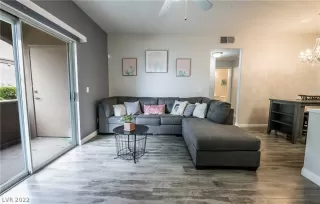 Photo #5: 2390665 Listing