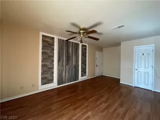 Photo #2: 2390675 Listing 