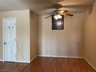 Photo #4: 2390675 Listing 