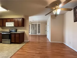 Photo #6: 2390675 Listing 