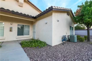 Photo #2: 2390680 Listing