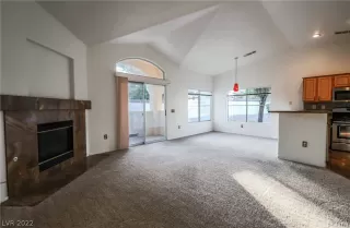 Photo #4: 2390680 Listing