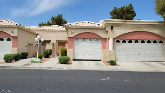 MLS: 2390687 Condo For Sale