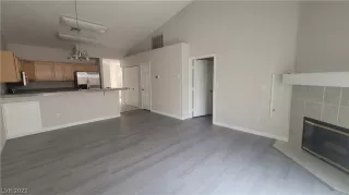 Photo #2: 2390687 Listing