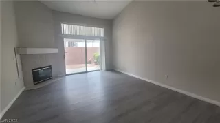 Photo #4: 2390687 Listing