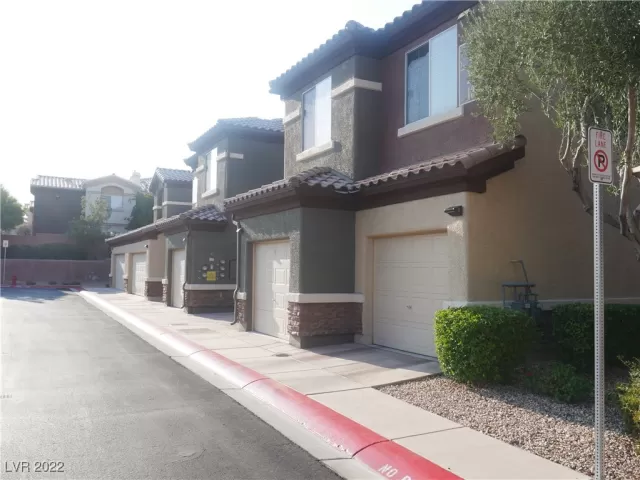 MLS: 2390704 Condo For Sale