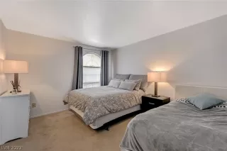 Photo #5: 2390726 Listing
