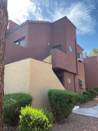 Photo #2: 2390738 Listing 