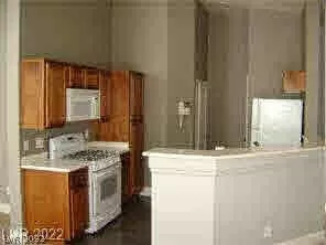 Photo #4: 2390770 Listing 