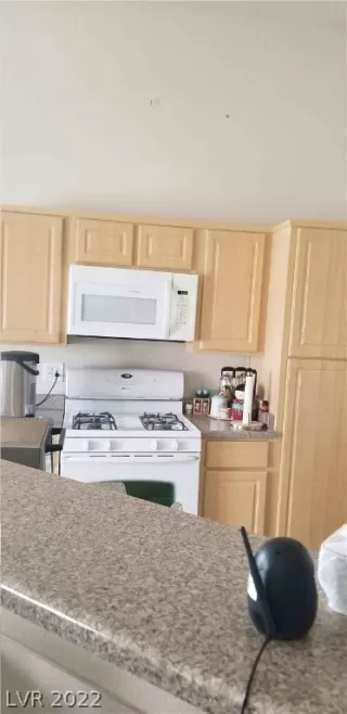 Photo #5: 2390770 Listing 