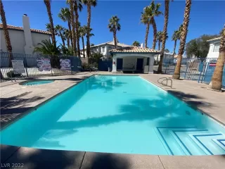 Photo #2: 2390773 Listing