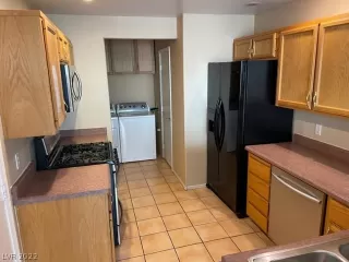 Photo #6: 2390773 Listing