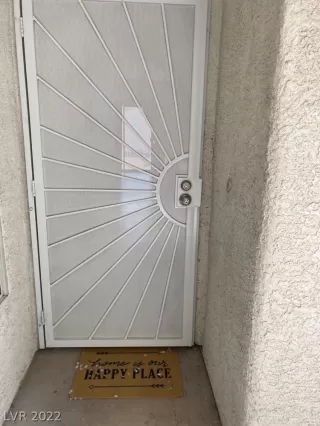 Photo #1: 2390833 Listing 