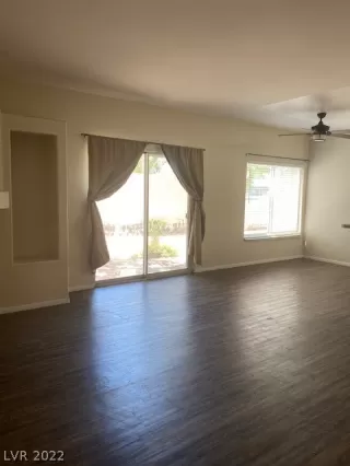 Photo #4: 2390833 Listing 