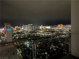 Photo #5: 2390838 Listing 