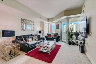 Photo #2: 2390876 Listing