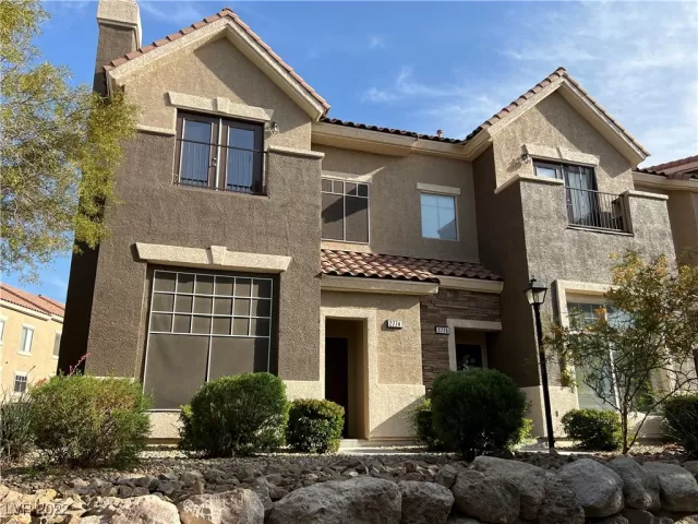 MLS: 2390878 Condo For Sale