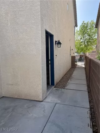 Photo #1: 2390885 Listing 