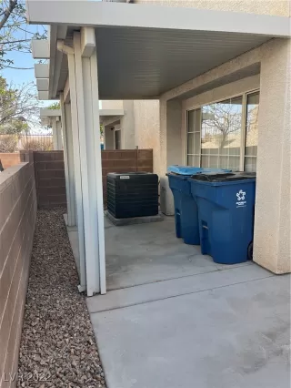 Photo #4: 2390885 Listing 