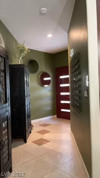 Photo #2: 2390910 Listing