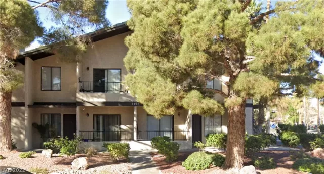 MLS: 2390916 Condo For Sale