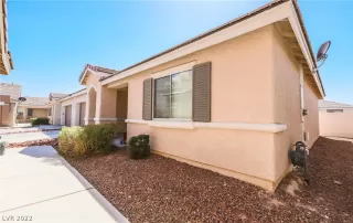 Photo #3: 2390947 Listing