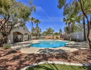 Photo #2: 2390954 Listing