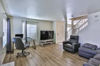 Photo #3: 2390954 Listing