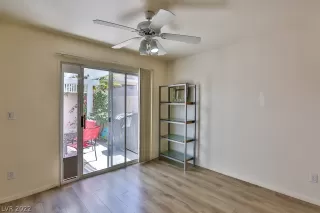 Photo #6: 2390954 Listing