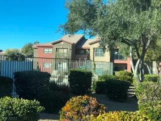 Photo #2: 2390956 Listing