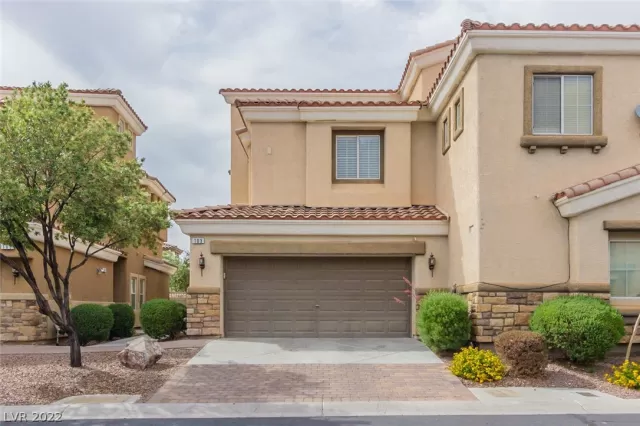 MLS: 2390974 Condo For Sale