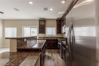 Photo #3: 2390974 Listing