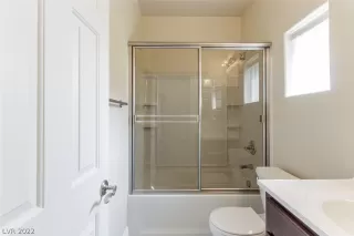 Photo #5: 2390974 Listing