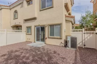 Photo #6: 2390974 Listing