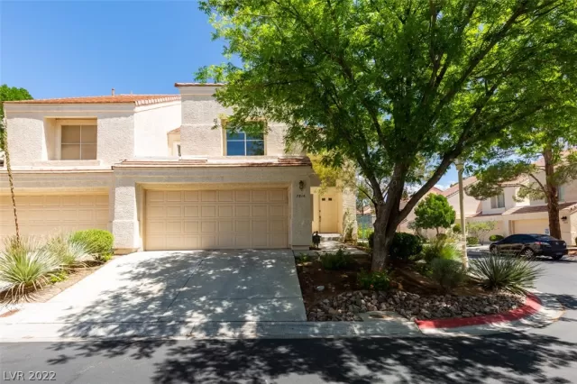 MLS: 2390975 Condo For Sale