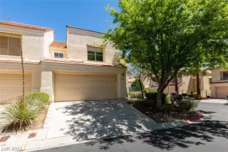 Photo #1: 2390975 Listing 