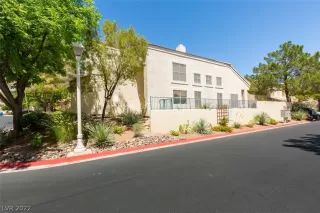 Photo #3: 2390975 Listing 