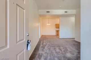 Photo #4: 2390984 Listing