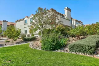 Photo #1: 2390986 Listing 