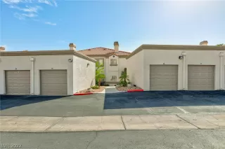 Photo #3: 2390986 Listing 