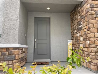 Photo #1: 2390987 Listing