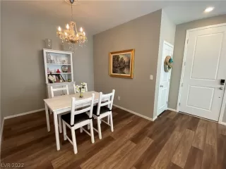 Photo #4: 2390987 Listing