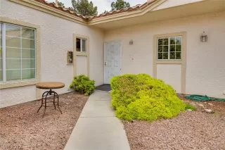 Photo #1: 2390994 Listing