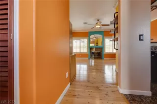 Photo #5: 2390994 Listing