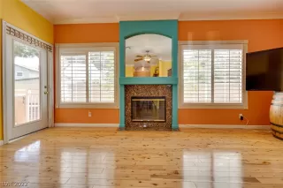 Photo #6: 2390994 Listing